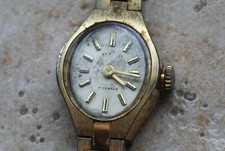 Ancienne montre FEMME mécanique  MARQUE:  en parti effacée 17 RUBIS.