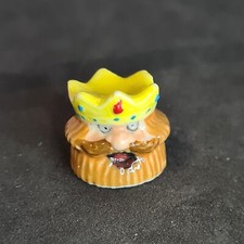 (D) Fève une couronne de roi