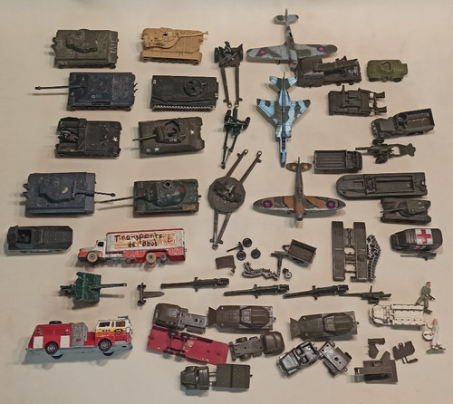 Lot ancien dinky toys mecanno - lot,