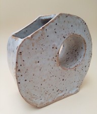 Ravissant vase sculptural en terre de Puisaye signé L.M - Michel LODEREAU ?