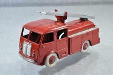 BG811 Dinky Toys France #32E Fourgon Incendie Premier Secours Berliet B-/-