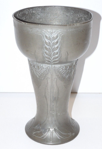 Joli vase art - nouveau,