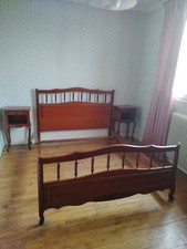 cadre de lit et ses deux chevets