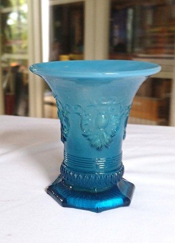 Ancien petit vase opaline - petit,