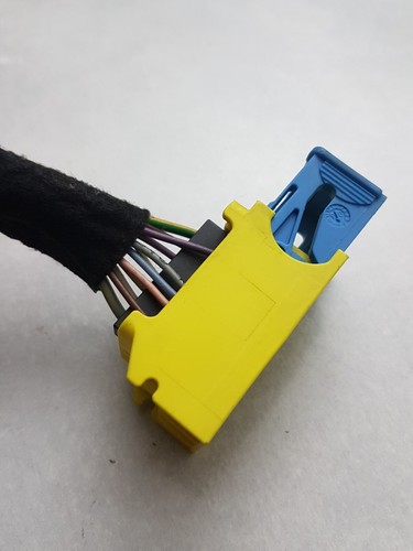 Connecteur prise habitacle
