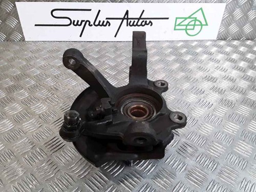 Fusee avant gauche nissan - gauche,