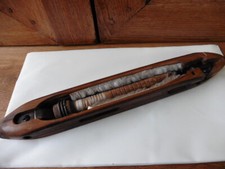 grande navette de métier à tisser ancienne