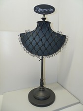 -PORTE BIJOUX PRESENTOIR TOURNIQUET METAL PEINT GRIS Forme BUSTE Grillagé déco