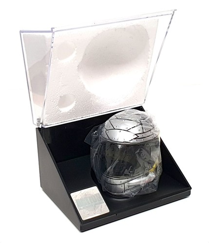 Action scale helmet - 1/4,