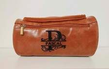Trousse de toilette en simili cuir  PERSONNALISEES