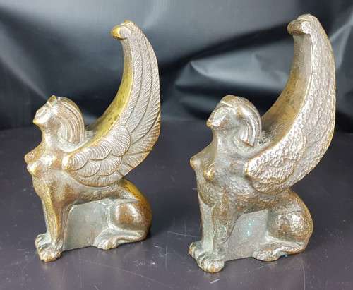 Rare paire sphinx - de, ailés