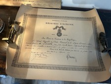 Antiquité diplôme médaille