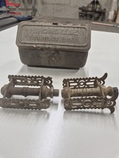 Pièces Hirondelle Manufrance Pédales Boîte Outils Bike Parts Vintage Epoca