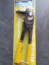 Pince a riveter manuelle pour