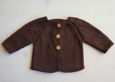 NEUF : gilet /brassière taille naissance tricoté main, marron chocolat
