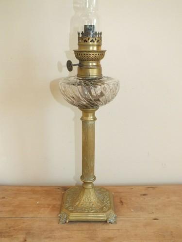 Lampe pétrole sur pied à - à,