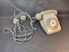 Ancien téléphone fixe - , à