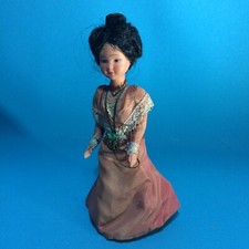 Petite poupée folklorique - poupée,