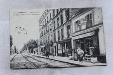 Courbevoie, le boulevard saint Denis près de la rue Carpeaux, Hauts de Seine 92