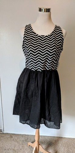 Xhilaration size large - xhilaration,