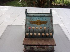 JOUET ANCIN CAISSE ENREGISTREUSE EN TOL MODELE DEPOSE MADE IN FRANCE ANNE 50/60