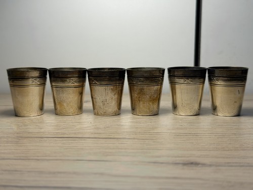 Suite gobelets à liqueur - de,