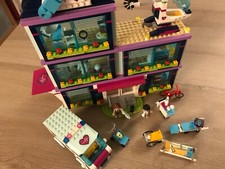 LEGO Friends 41318 L'hôpital d'Heartlake City Occasion