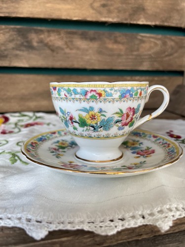 Très jolie tasse - , soucoupe