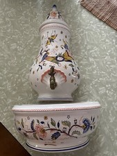 Ancienne fontaine murale en