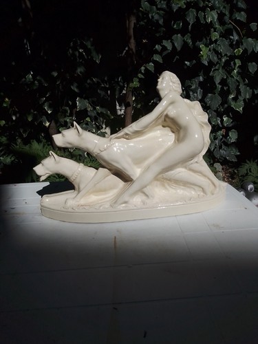 Ancienne posture femme - femme, et