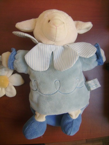 Doudou marionnette mouton