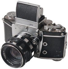 Ihagee Exakta Varex IIa, appareil photo argentique ancien.