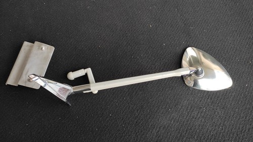 Ancien rétroviseur chromé