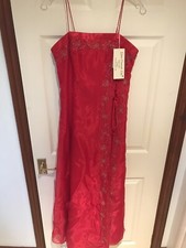 Robe et châle de créateur