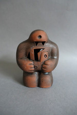 Sculpture contemporaine en terre cuite ajourée anonyme XXème