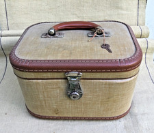 valise mallette de  toilette