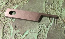 Couteau supérieur surjeteuse