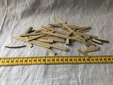 Modélisme naval, maquette bateau Artesania Latina: chutes planches balsa.