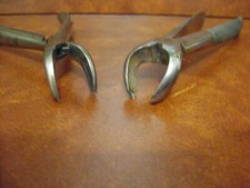 2 Anciennes Pinces pour