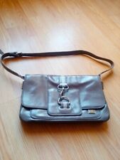 Sac à main à bandoulière vernis gris NAF NAF