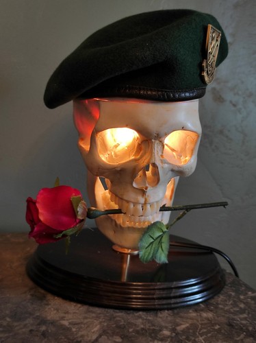 Lampe tête mort beret - mort,