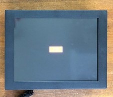 Moniteur à écran tactile 15