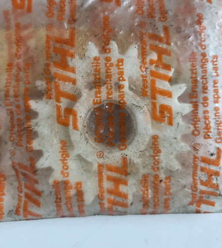 Stihl pignon pompe huile - a,