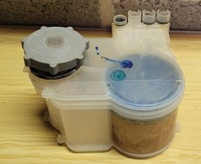 00263589 BOSCH  Bac à sel complet/Adoucisseur+ bouchon joints en TBE