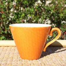 Tasse en faïence de Salins