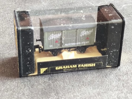 Graham farish train - farish, wagon