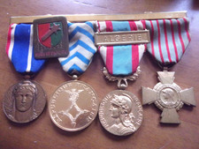 PORTEE 4 MEDAILLES: RHIN ET DANUBE AVEC INSIGNE METAL ALGERIE CROIX COMBATTAN T