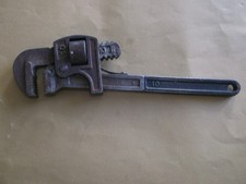 ancien outil  clé à molette peugeot frères