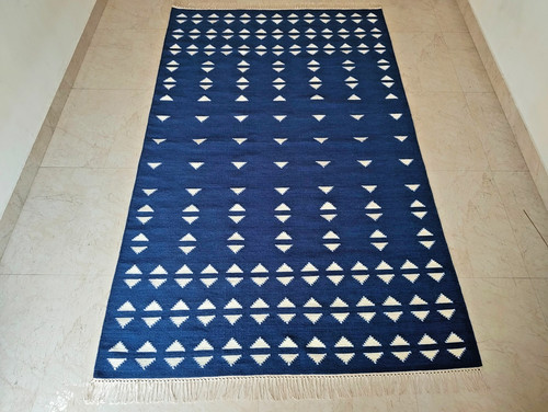 Tapis ancien bleu scandinave
