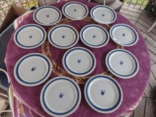 12 Assiettes Plates